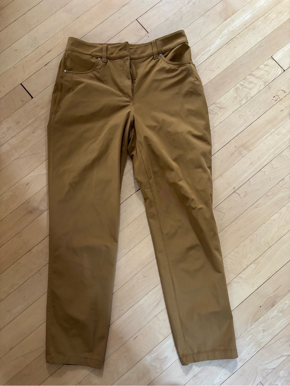 Women’s Lululemon mustard brown cropped pants Size 6
